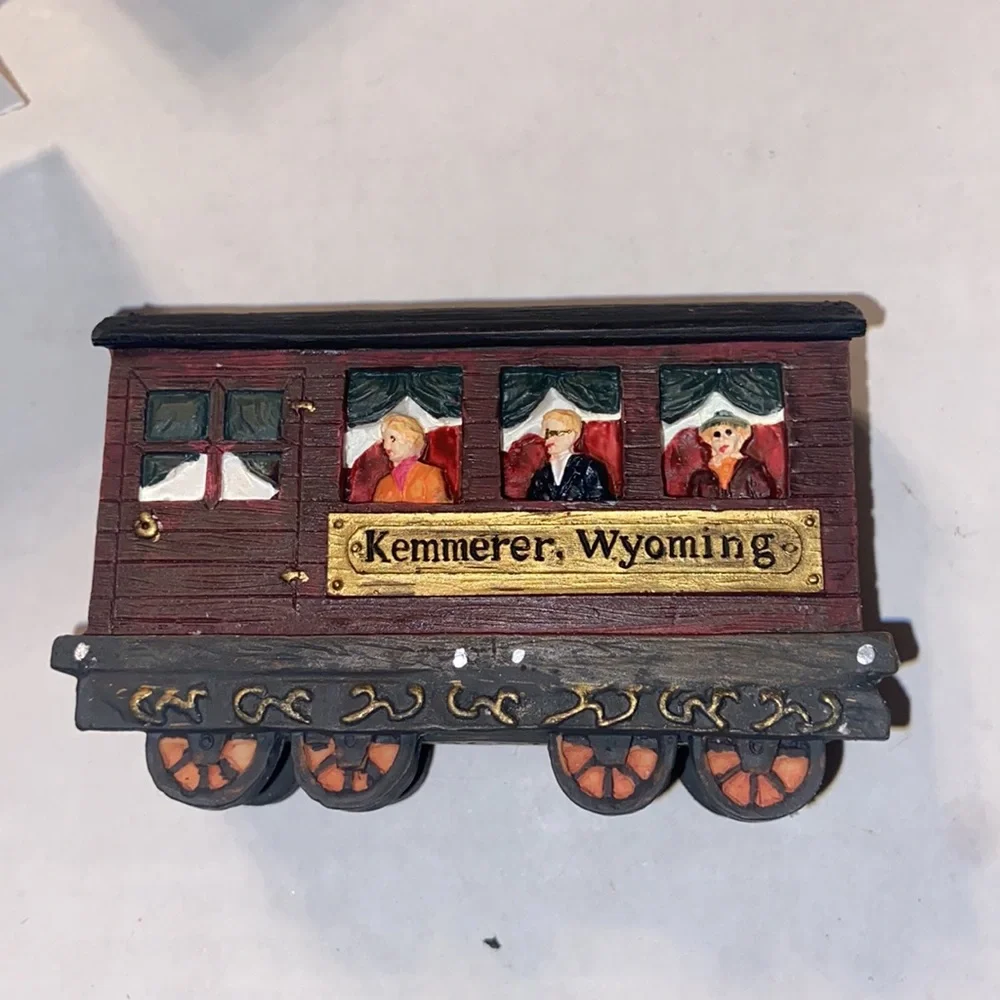 New in box vtg Home Towne Express 1998 Edition Kemnerer WY. Express by JC Penny